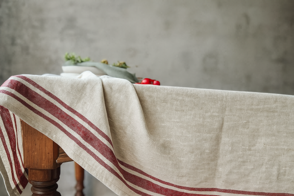 מפת שולחן בעבודת יד בסגנון טבעי