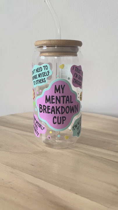 כוס זכוכית My Mental Breakdown Cup – עם מכסה במבוק וקש זכוכית